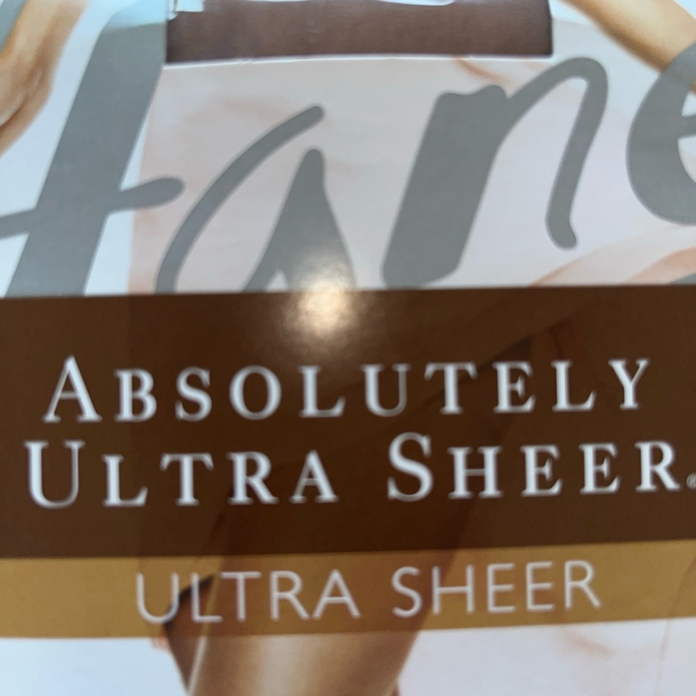 Hanes Woman’s Ultra Sheer Pantyhose With Control Top Tan - Picture 3 of 4